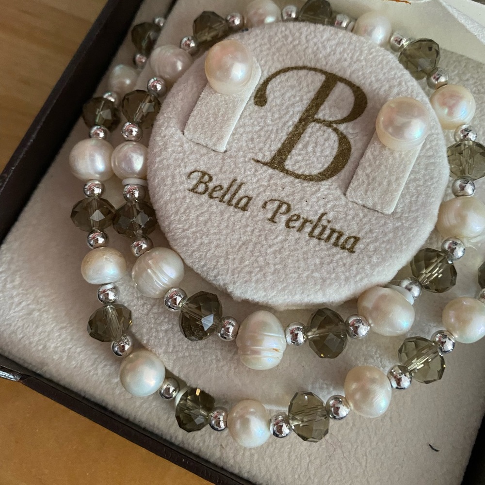Earnings, bracelet, necklace